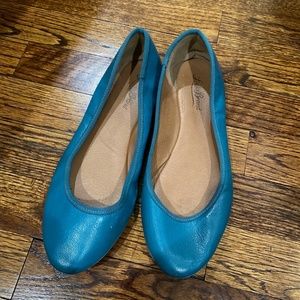 blue women ballet flats